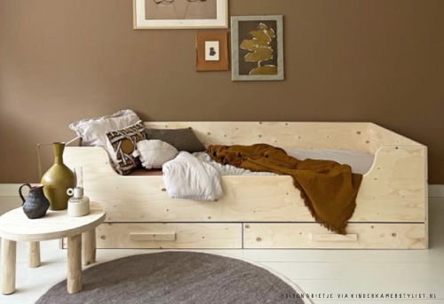 Kinderbed met diepe lades voor speelgoed